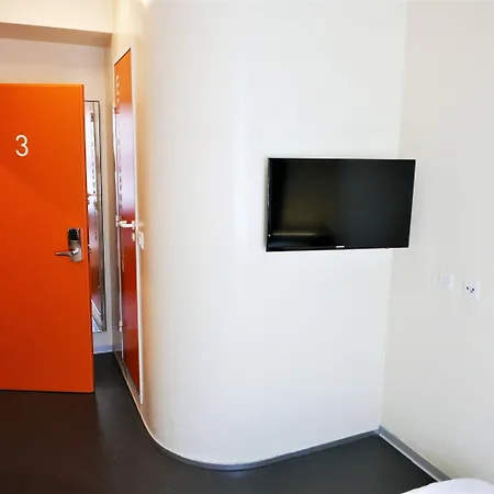 酒店 Easyhotel Centre 2*