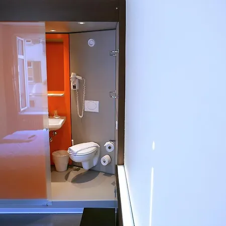Easyhotel Centre Hotel