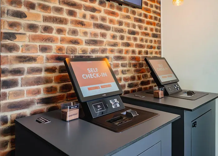 Szálloda Easyhotel Centre 2*