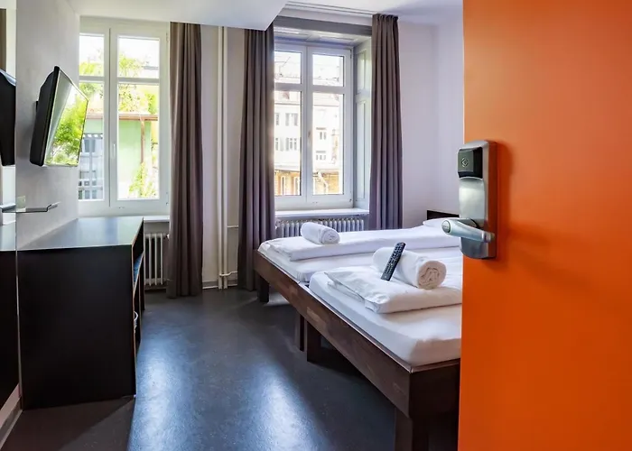 Szálloda Easyhotel Centre 2*