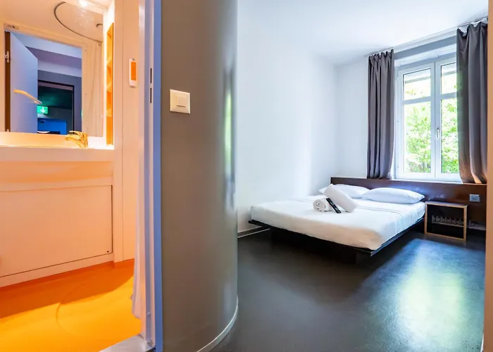 Easyhotel Centre