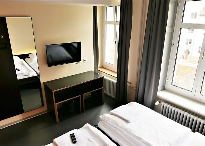 Szálloda Easyhotel Centre 2*
