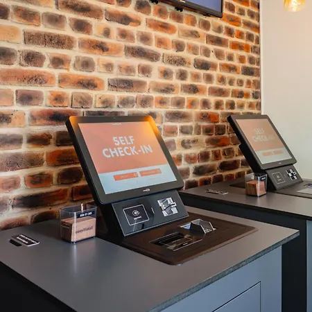 Szálloda Easyhotel Centre 2*