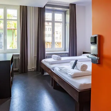 Szálloda Easyhotel Centre 2*