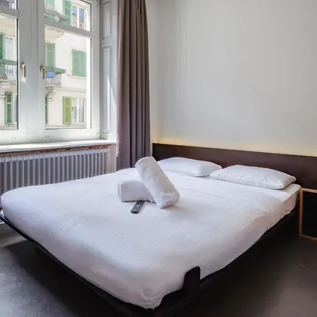 Easyhotel Centre 2*
