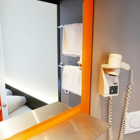 Easyhotel Centre 2*