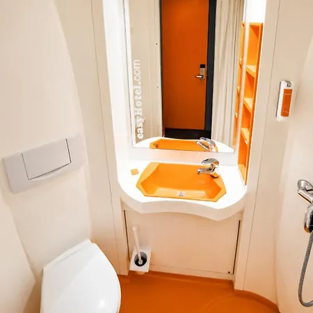 Easyhotel Centre Hotel