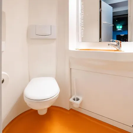 Easyhotel Centre Hotel 2*