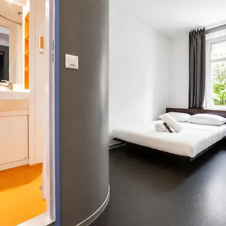 Hotel Easyhotel Centre 2*