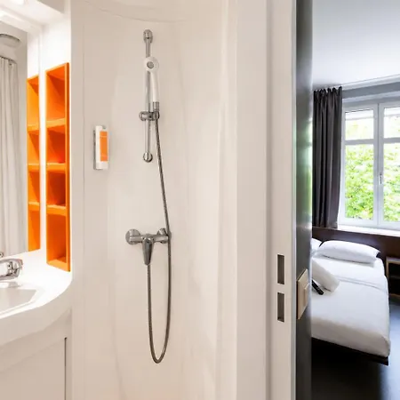 Easyhotel Centre