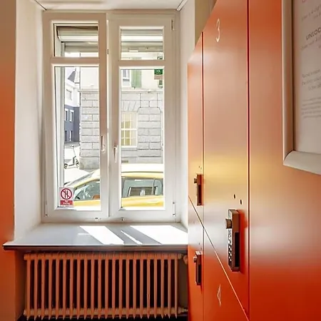 Easyhotel Centre 2*
