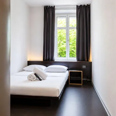 Easyhotel Centre Готель Цюрих