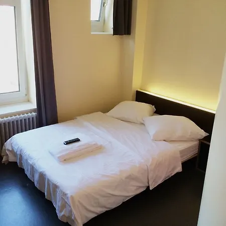 Easyhotel Centre Готель