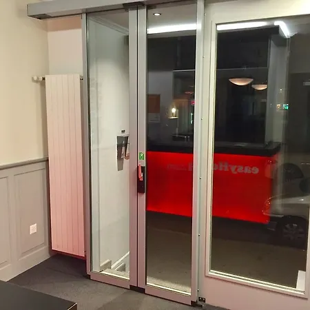 Готель Easyhotel Centre 2*