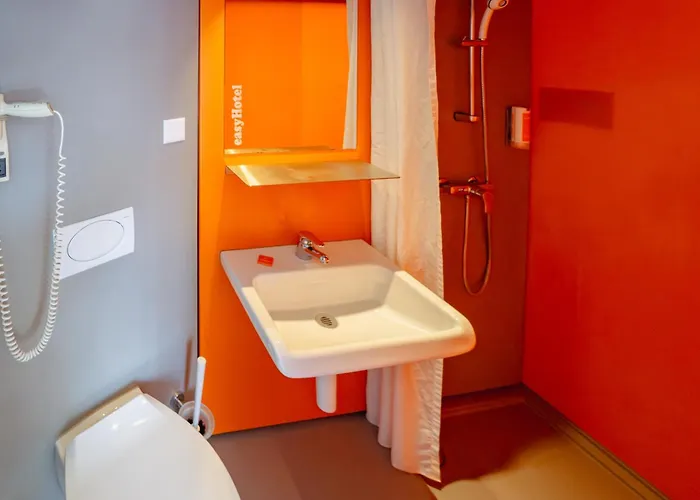 Easyhotel Centre