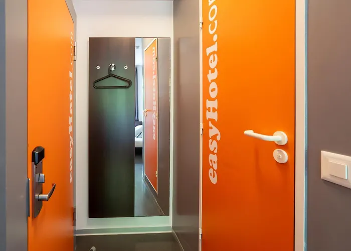 Easyhotel Centre