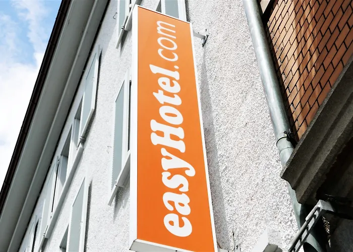 Easyhotel Centre מלון 2*