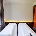 Easyhotel Centre 2*