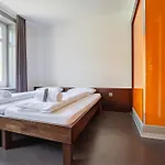 Easyhotel Centre מלון 2*