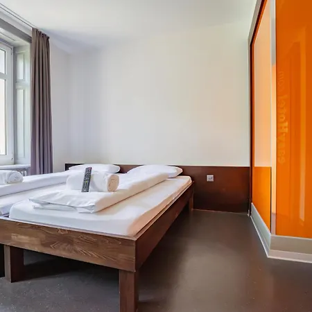 Easyhotel Centre Hotel 2*