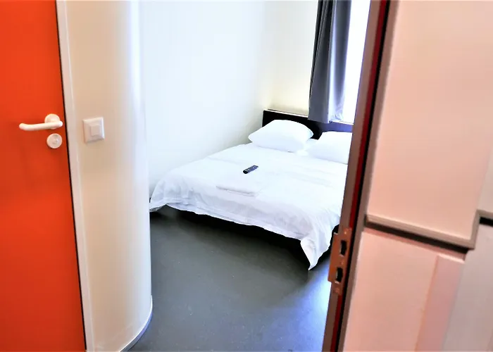 Easyhotel Centre Hotel 2*