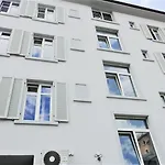 Готель Easyhotel Centre 2*