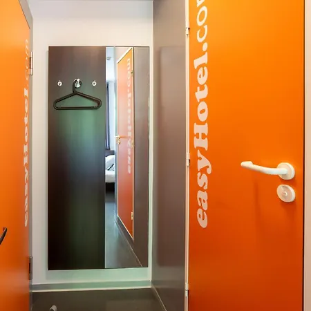 Easyhotel Centre