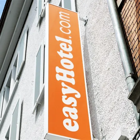 Easyhotel Centre מלון 2*