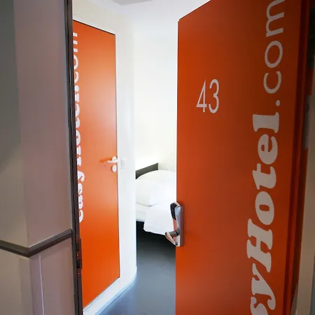 Easyhotel Centre Готель Цюрих