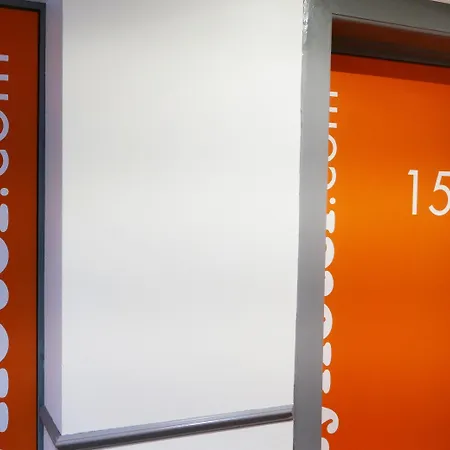 Easyhotel Centre Готель