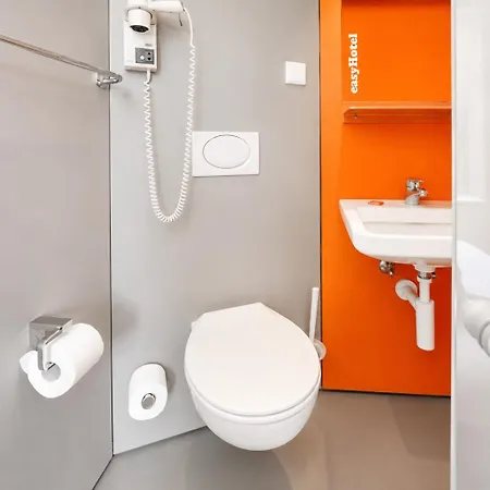 Готель Easyhotel Centre