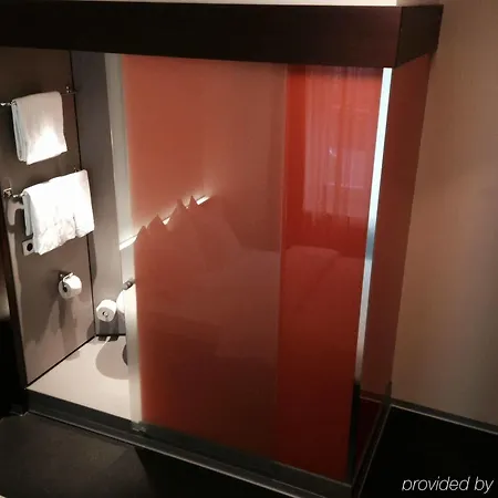 Easyhotel Centre Hotel 2*