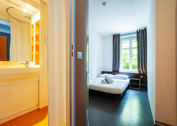 מלון Easyhotel Centre