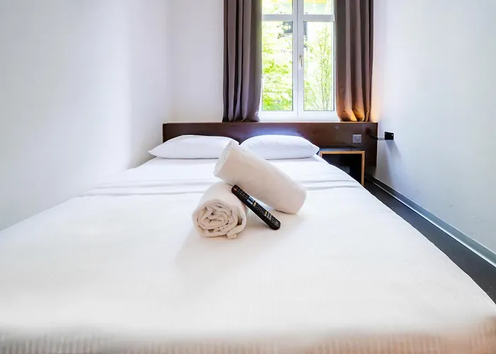 Easyhotel Centre מלון 2*